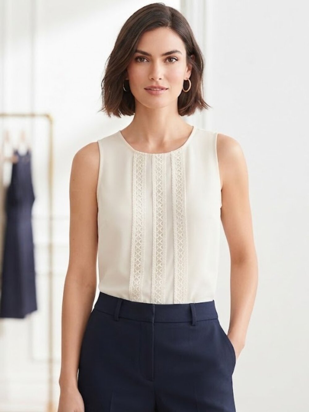 Ann Taylor White/Ivory/Cream Sleeveless Blouse with Crochet Lace Trim XS